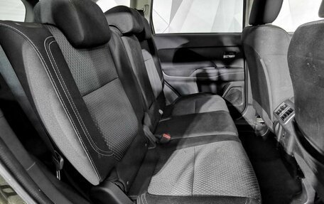 Mitsubishi Outlander III рестайлинг 3, 2019 год, 2 085 000 рублей, 12 фотография