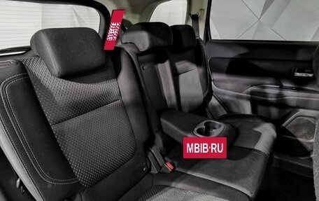 Mitsubishi Outlander III рестайлинг 3, 2019 год, 2 085 000 рублей, 13 фотография
