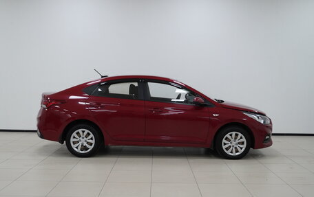 Hyundai Solaris II рестайлинг, 2017 год, 995 000 рублей, 5 фотография