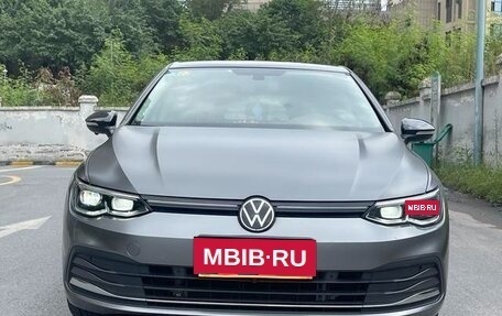 Volkswagen Golf VIII, 2021 год, 1 650 000 рублей, 2 фотография