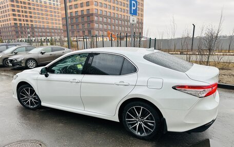 Toyota Camry, 2021 год, 3 830 000 рублей, 4 фотография