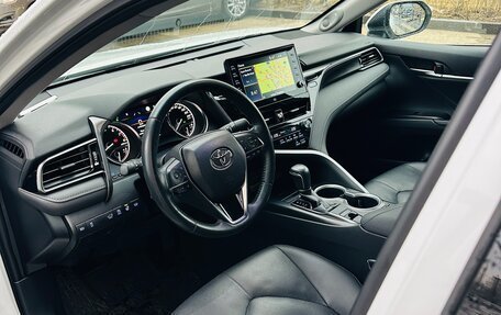 Toyota Camry, 2021 год, 3 830 000 рублей, 5 фотография
