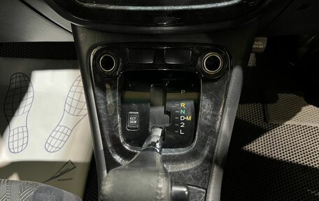 Toyota Kluger I, 2001 год, 1 100 000 рублей, 27 фотография