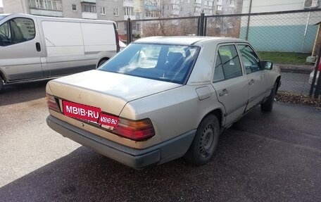Mercedes-Benz W124, 1986 год, 85 000 рублей, 1 фотография