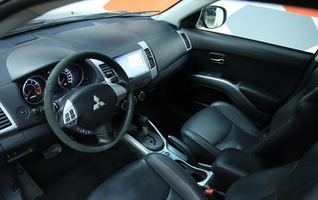 Mitsubishi Outlander III рестайлинг 3, 2010 год, 1 090 000 рублей, 10 фотография