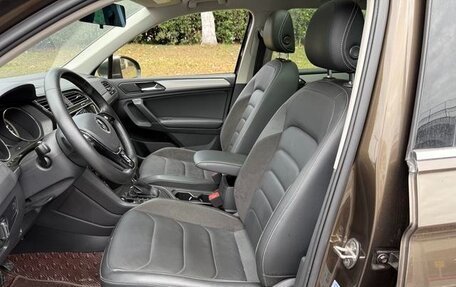 Volkswagen Tiguan II, 2021 год, 2 690 000 рублей, 6 фотография