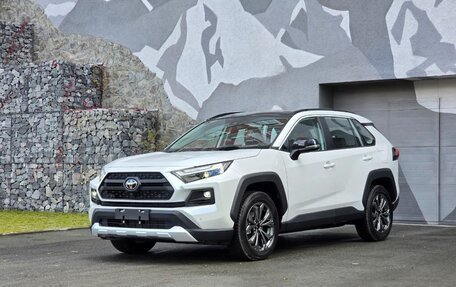 Toyota RAV4, 2025 год, 4 300 000 рублей, 1 фотография