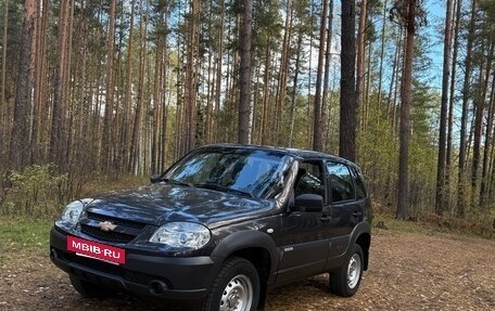 Chevrolet Niva I рестайлинг, 2016 год, 780 000 рублей, 4 фотография
