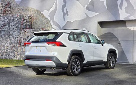Toyota RAV4, 2025 год, 4 300 000 рублей, 4 фотография