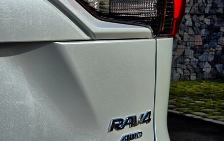 Toyota RAV4, 2025 год, 4 300 000 рублей, 6 фотография