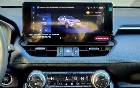 Toyota RAV4, 2025 год, 4 300 000 рублей, 14 фотография