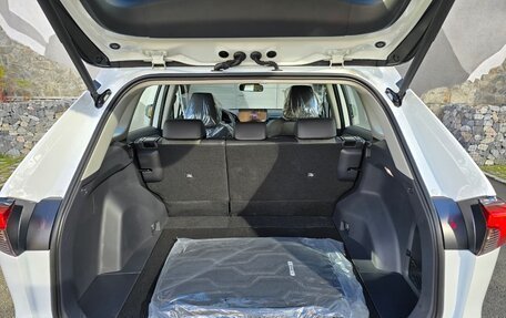 Toyota RAV4, 2025 год, 4 300 000 рублей, 20 фотография
