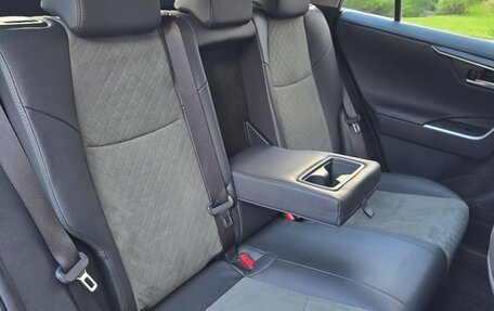 Toyota RAV4, 2025 год, 4 300 000 рублей, 18 фотография