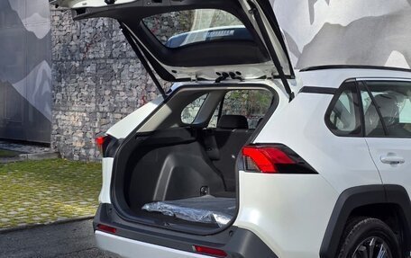 Toyota RAV4, 2025 год, 4 300 000 рублей, 19 фотография