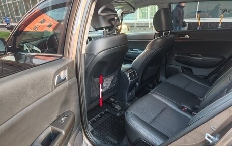 KIA Sportage IV рестайлинг, 2018 год, 2 300 000 рублей, 8 фотография