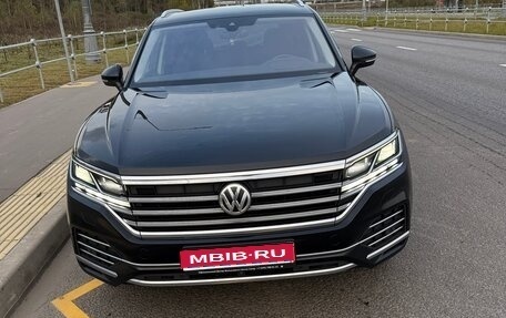 Volkswagen Touareg III, 2020 год, 4 850 000 рублей, 1 фотография