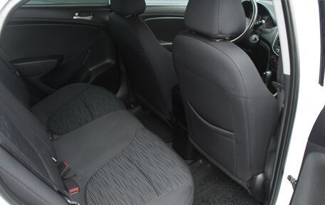 Hyundai Solaris II рестайлинг, 2015 год, 1 120 000 рублей, 11 фотография