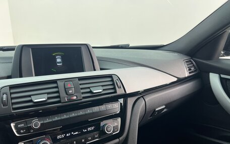 BMW 3 серия, 2018 год, 2 990 000 рублей, 18 фотография