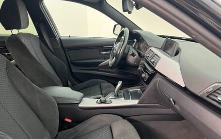 BMW 3 серия, 2018 год, 2 990 000 рублей, 14 фотография