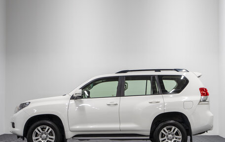 Toyota Land Cruiser Prado 150 рестайлинг 2, 2012 год, 3 490 000 рублей, 11 фотография