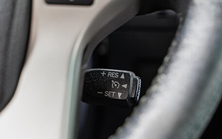 Toyota Land Cruiser Prado 150 рестайлинг 2, 2012 год, 3 490 000 рублей, 22 фотография