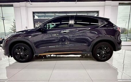 Honda Vezel, 2022 год, 1 570 000 рублей, 4 фотография