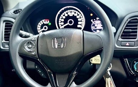 Honda Vezel, 2022 год, 1 570 000 рублей, 13 фотография