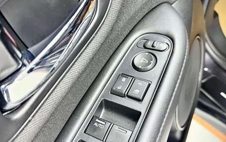 Honda Vezel, 2022 год, 1 570 000 рублей, 17 фотография