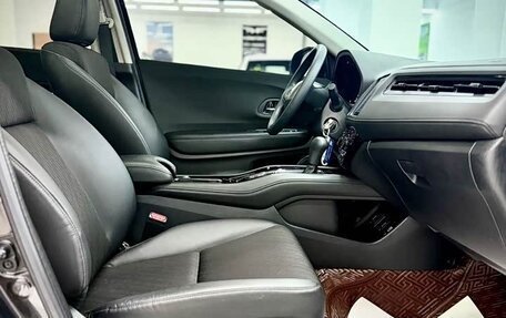 Honda Vezel, 2022 год, 1 570 000 рублей, 15 фотография