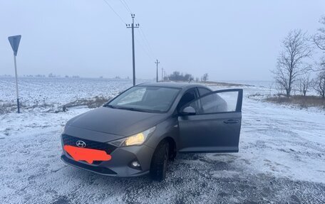 Hyundai Solaris II рестайлинг, 2021 год, 1 650 000 рублей, 4 фотография