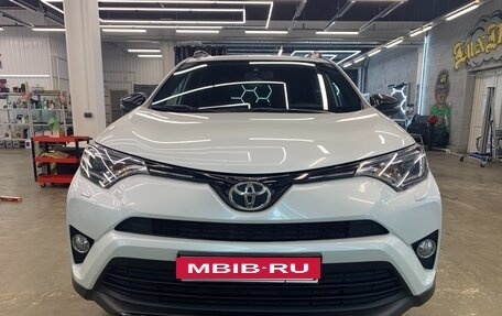 Toyota RAV4, 2019 год, 3 000 000 рублей, 4 фотография