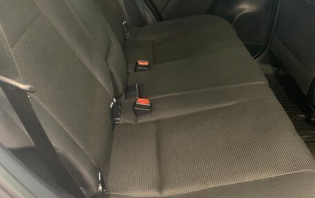 Toyota RAV4, 2019 год, 3 000 000 рублей, 12 фотография