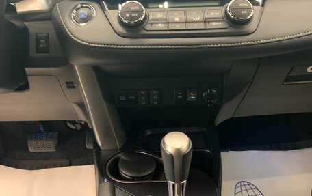 Toyota RAV4, 2019 год, 3 000 000 рублей, 15 фотография