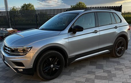 Volkswagen Tiguan II, 2019 год, 2 899 000 рублей, 8 фотография