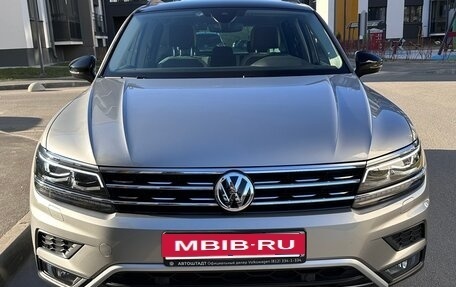 Volkswagen Tiguan II, 2019 год, 2 899 000 рублей, 2 фотография