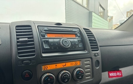 Nissan Navara (Frontier), 2008 год, 580 000 рублей, 13 фотография