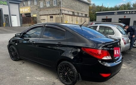 Hyundai Solaris II рестайлинг, 2012 год, 920 000 рублей, 2 фотография