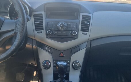 Chevrolet Cruze II, 2011 год, 650 000 рублей, 18 фотография