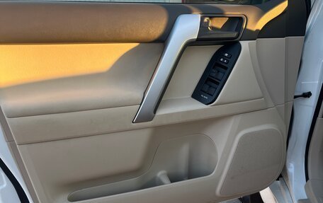 Toyota Land Cruiser Prado 150 рестайлинг 2, 2021 год, 4 920 000 рублей, 11 фотография