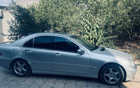 Mercedes-Benz C-Класс, 2001 год, 230 000 рублей, 3 фотография