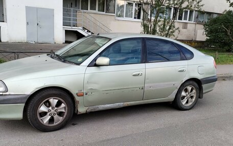 Toyota Avensis III рестайлинг, 1998 год, 187 000 рублей, 1 фотография