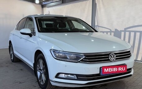 Volkswagen Passat B8 рестайлинг, 2017 год, 1 800 000 рублей, 7 фотография