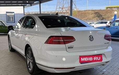 Volkswagen Passat B8 рестайлинг, 2017 год, 1 800 000 рублей, 3 фотография
