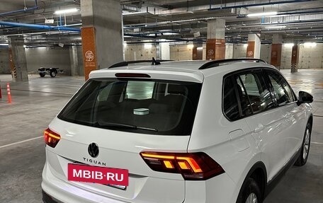 Volkswagen Tiguan II, 2021 год, 2 200 000 рублей, 11 фотография