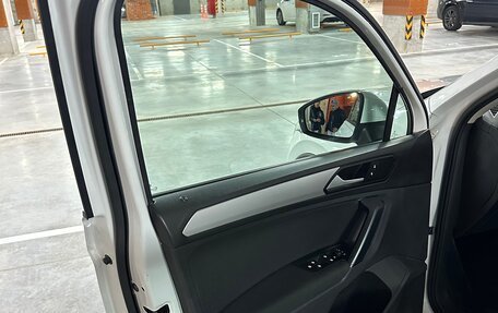 Volkswagen Tiguan II, 2021 год, 2 200 000 рублей, 16 фотография