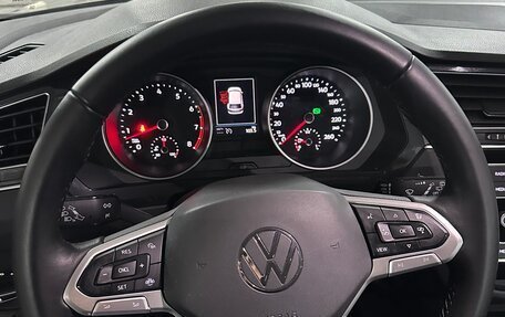 Volkswagen Tiguan II, 2021 год, 2 200 000 рублей, 21 фотография