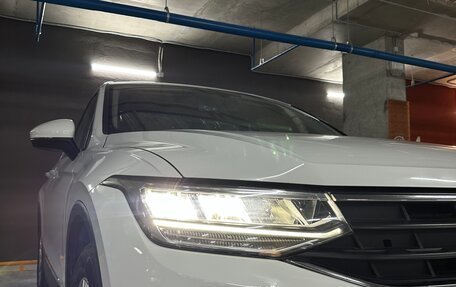 Volkswagen Tiguan II, 2021 год, 2 200 000 рублей, 23 фотография