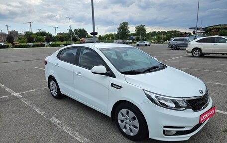 KIA Rio III рестайлинг, 2016 год, 1 090 000 рублей, 1 фотография