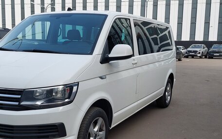 Volkswagen Caravelle T6 рестайлинг, 2019 год, 3 095 000 рублей, 1 фотография