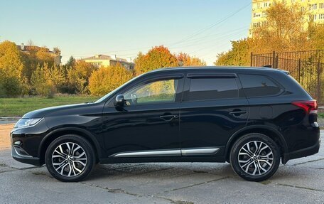 Mitsubishi Outlander III рестайлинг 3, 2018 год, 1 950 000 рублей, 8 фотография